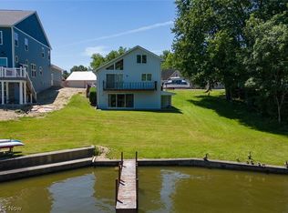 654 Pine Dr, Lake Milton, OH 44429