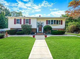 124 1st St, Brentwood, NY 11717