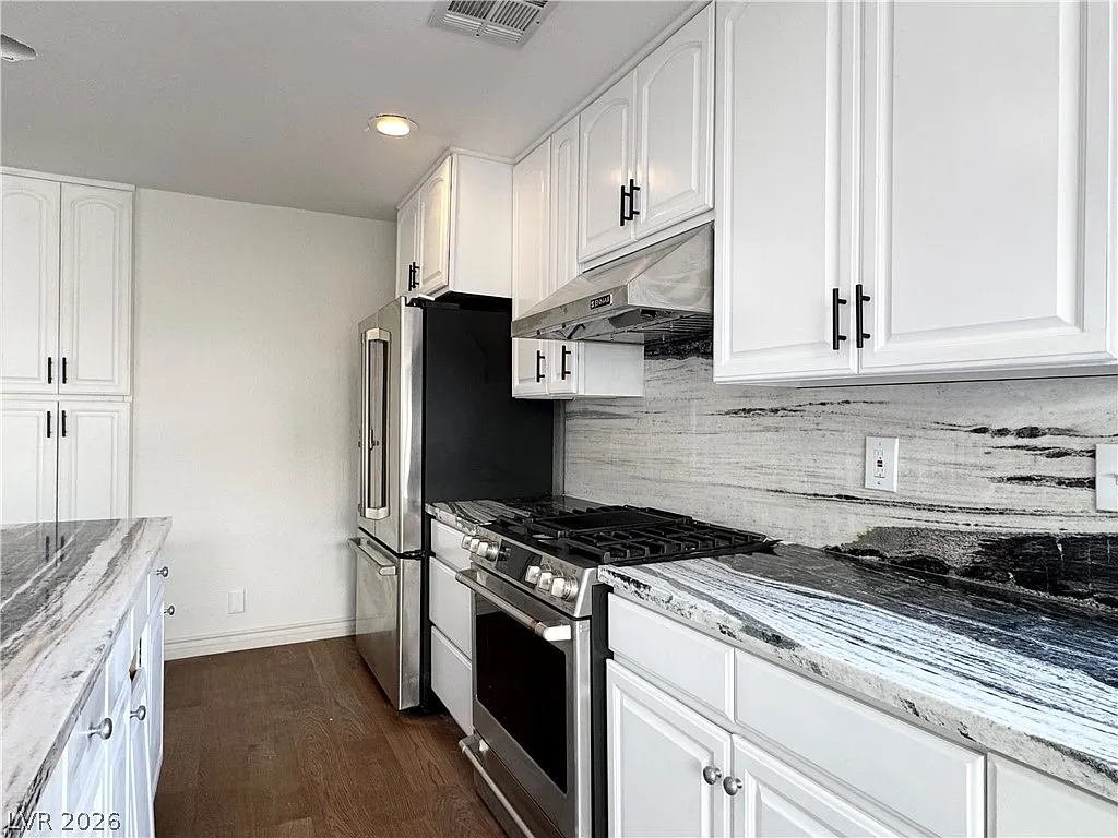 3 bed, 2.5 bath, 1357 sqft, $2,195 — Photo 4