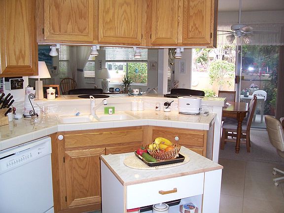spacious kitchen with breakfast bar
