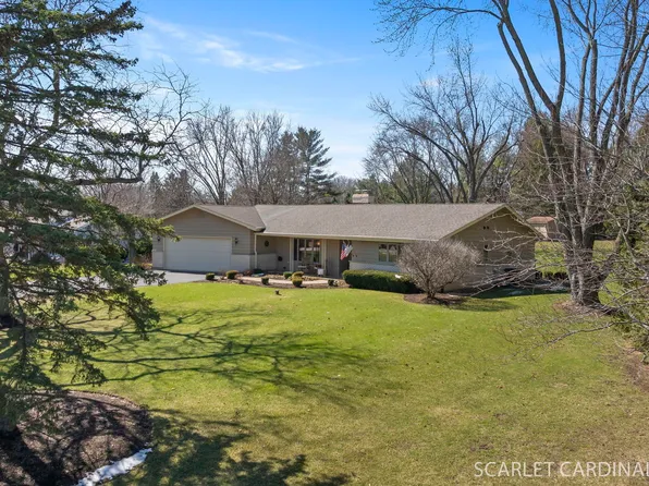 4N752 Brookside West Dr, Saint Charles, IL 60175