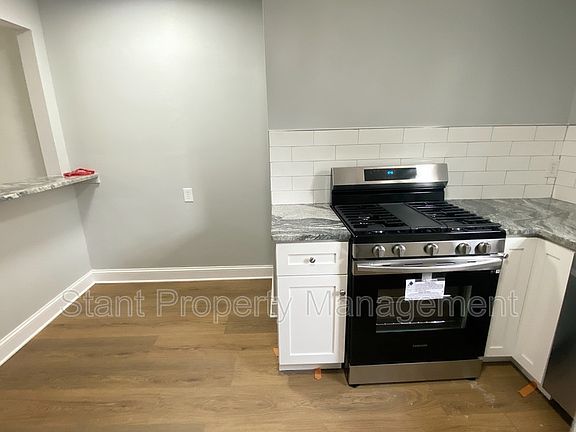 4th image of 1515 Franklin Park S #F3