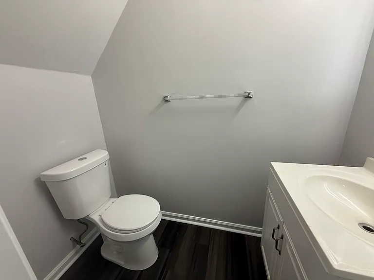 6209 Geneva Way #B — Photo 9