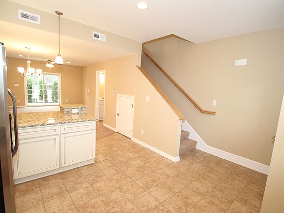 4th image of 171 Blackbird Village Cir