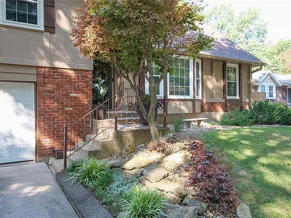 3rd image of 9946 N Harrison Dr