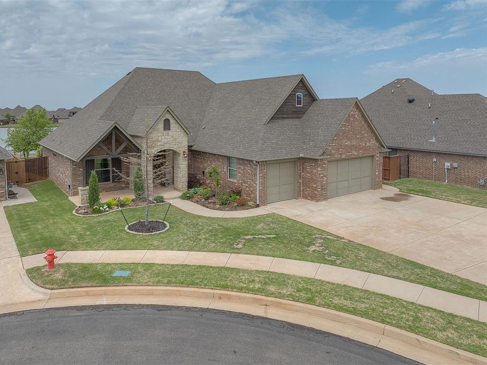 1st image of 15809 Royal Crest Ln