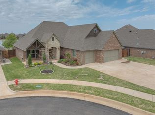 15809 Royal Crest Ln, Edmond, OK 73013