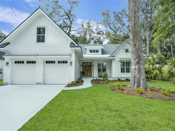 529 Eagle Crest Dr, Waverly, GA 31569