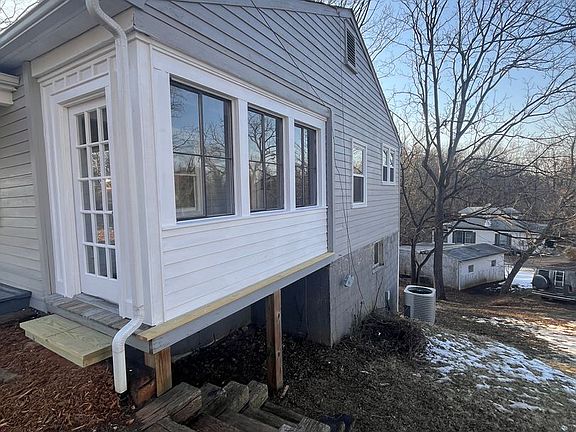 3rd image of 405 Chambersville St