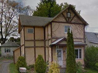 75 Rock St APT 1, Pittston, PA 18640