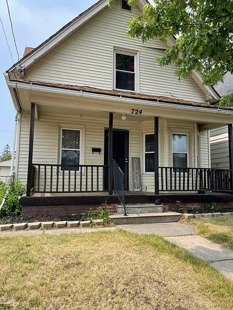 724 Spencer St photo 1
