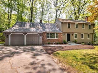 1 Eagle Ln, Simsbury, CT 06070