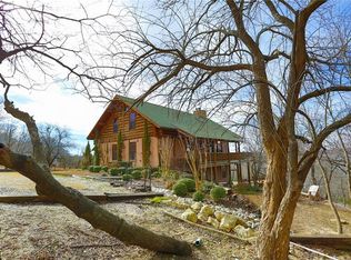 65 Lakeside Ln, Gainesville, TX 76240