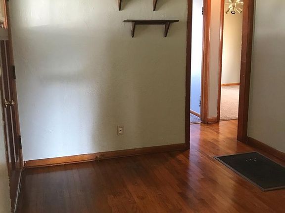 3rd image of 3914 SE 11th St