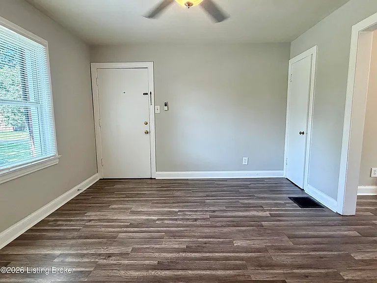 4307 Elliott Ave #6 — Photo 3