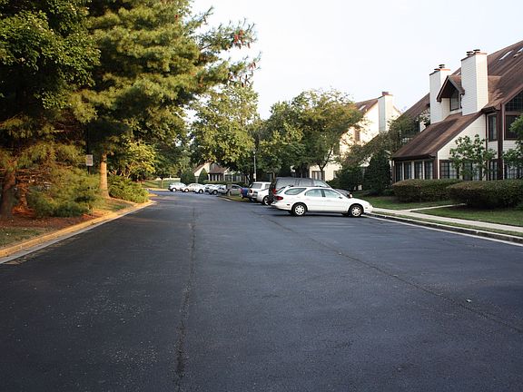 5th image of 1611 E Airy Hill Ct