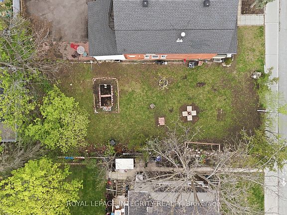 2nd image of 516 Churchill Ave N