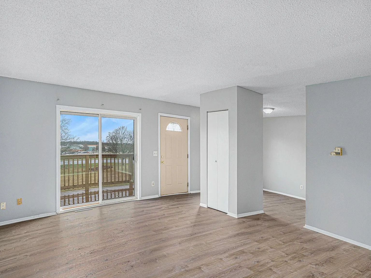 2 bed, $995 — Photo 3