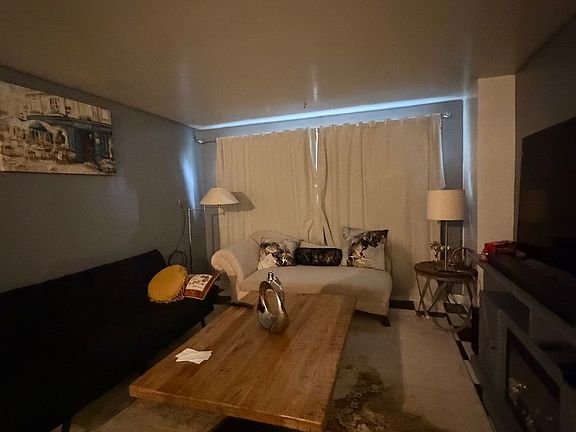 4th image of 2730 S 60th Ct