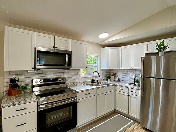 2nd image of 21 Parkview Dr