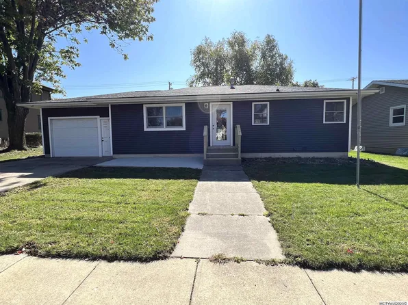 914 Main St, Osage, IA 50461