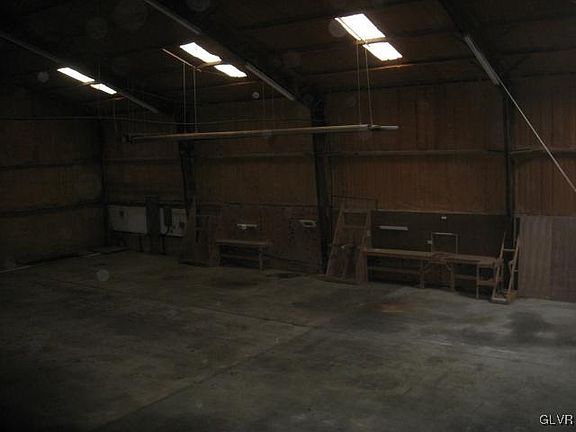3rd image of 2295 Mountain Laurel Dr
