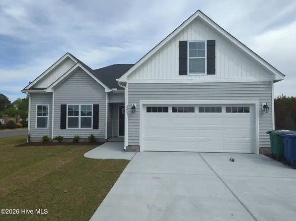 2601 Rhinestone Drive, Winterville, NC 28590