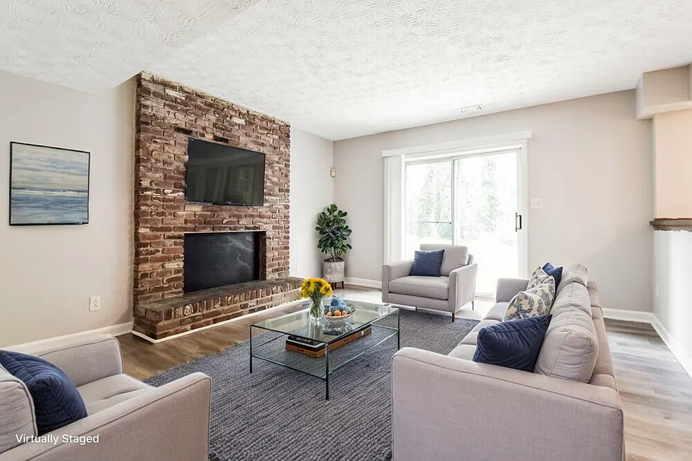 3 bed, 2.5 bath, 1202 sqft, $1,745 — Photo 4