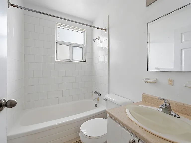 20 Erie Ave — Photo 20