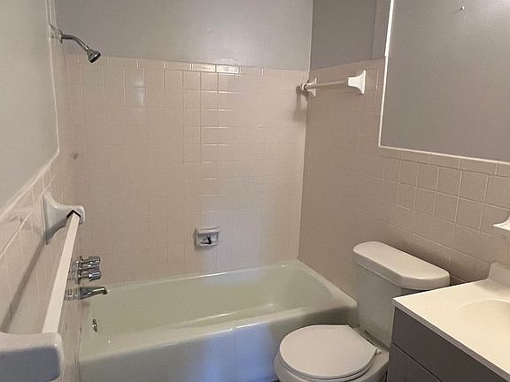 5th image of 322 Organ St #A