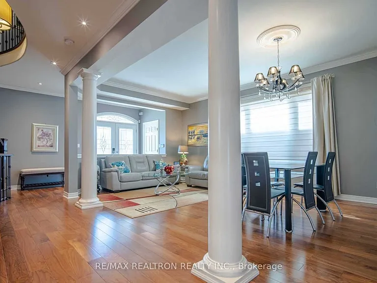 18 Ravine Edge Dr — Photo 5
