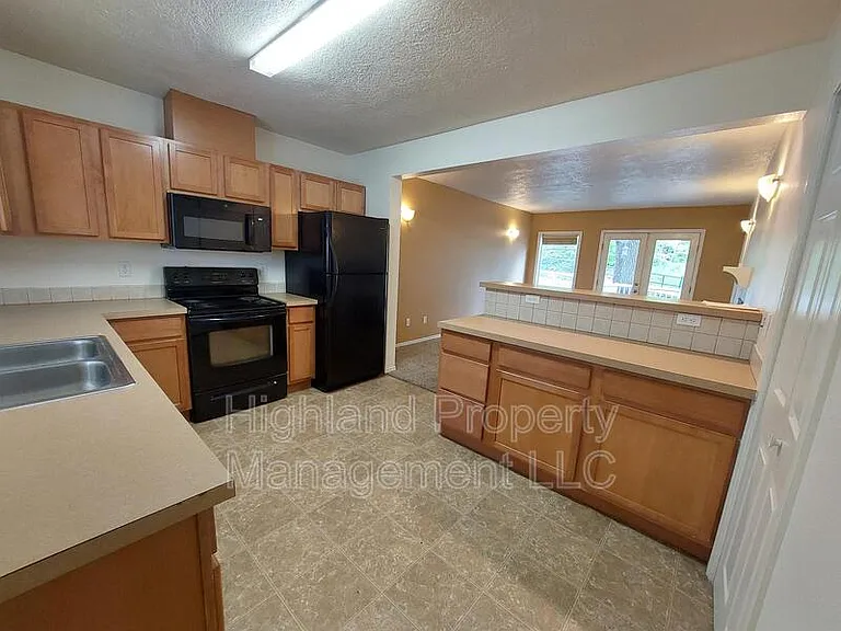 1020 NE B St #7 — Photo 3