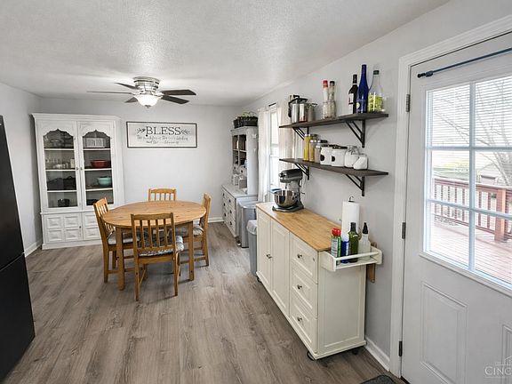 4th image of 12065 Hazelhurst Ln