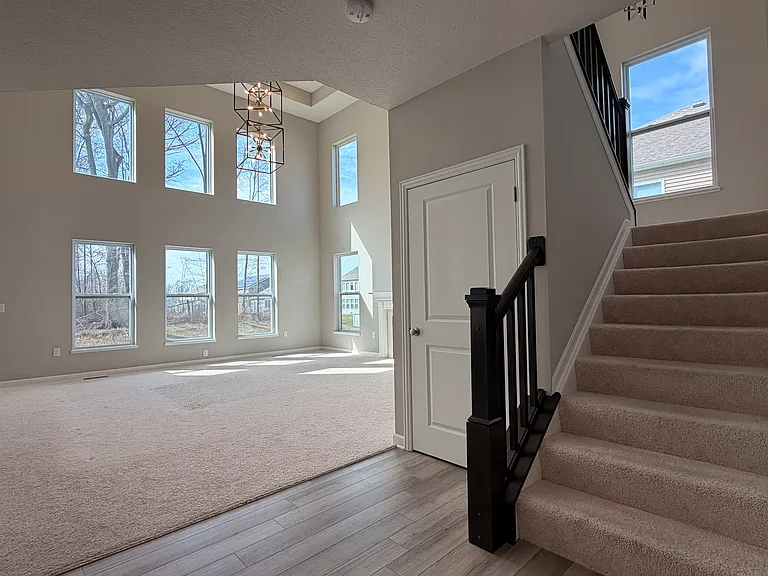 8833 Ingraham Ln — Photo 14