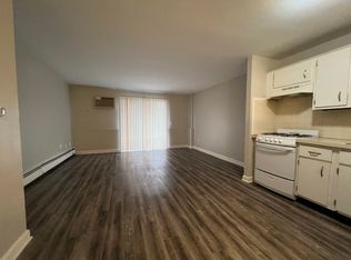 126 Mammoth Rd #306, Hooksett, NH 03106