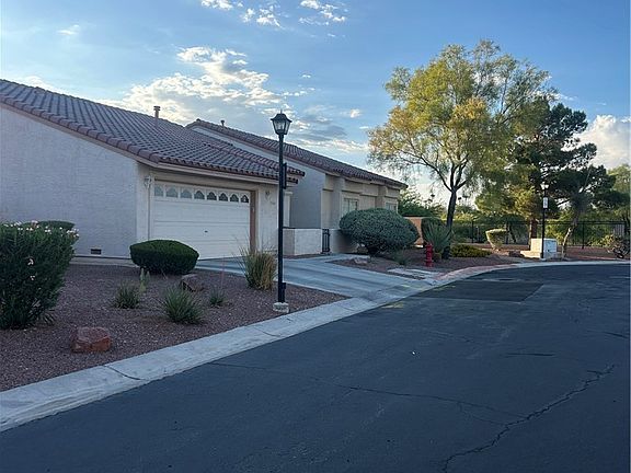 2nd image of 1909 Blackpool Cir