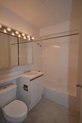 Rented by Olnick Organization | media 42