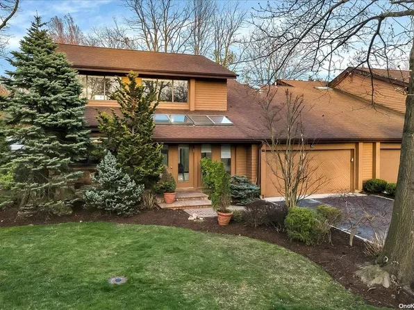 50 Eaton Court #201, Manhasset, NY 11030