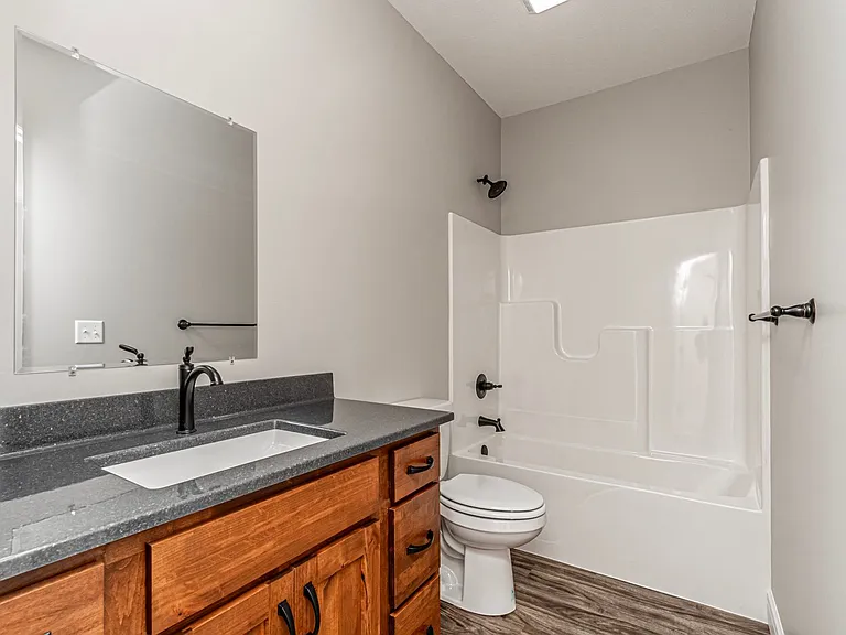 1704 Kenneth Dr — Photo 14