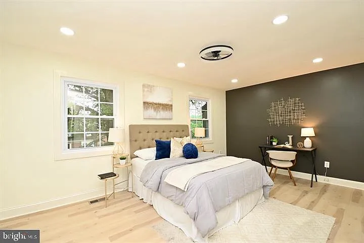 4702 Forestdale Dr — Photo 22