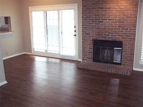 3rd image of 2105 Saint Michaels Dr Unit 107