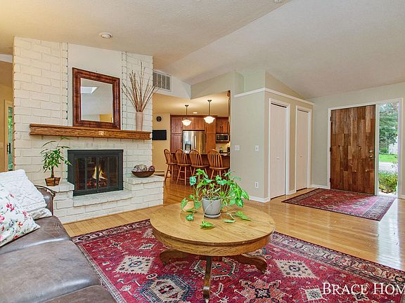 4th image of 2485 Northboro Ct NE