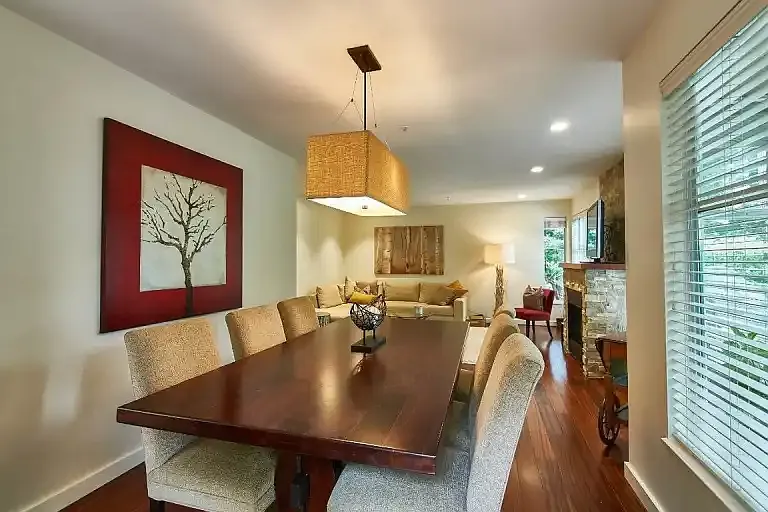 3 bed, 2.5 bath, 1366 sqft, $2,600 — Photo 3