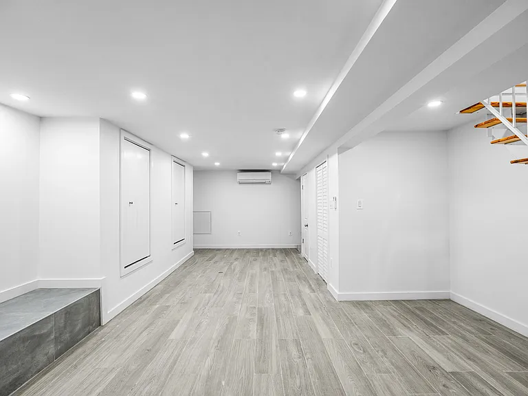 132 Carroll St #1 — Photo 25