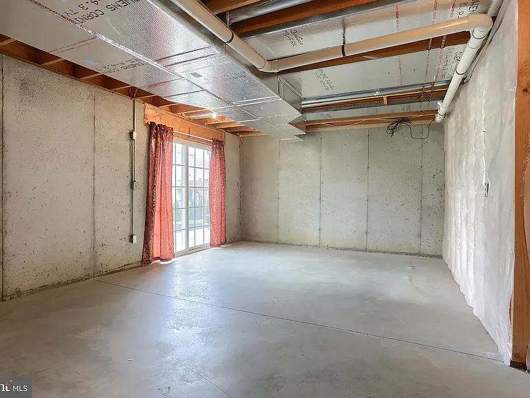 2120 Autumn Ct — Photo 28