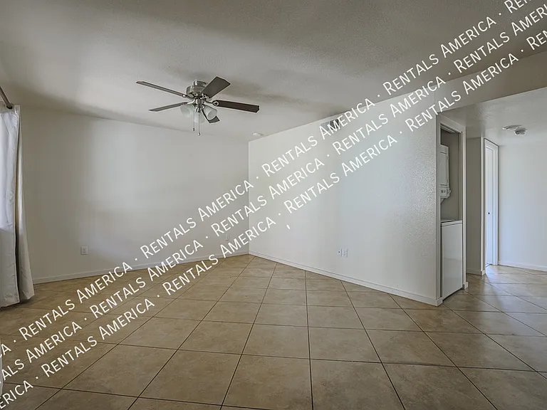1014 E Spence Ave #108 — Photo 3