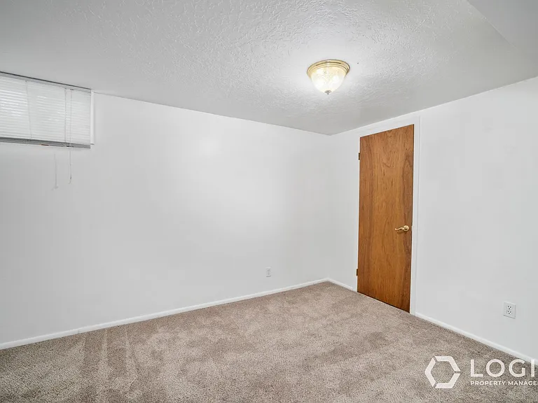 1772 E 2100 S — Photo 16