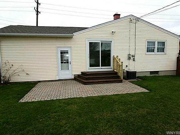 3rd image of 47 Crandon Blvd