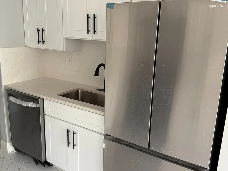 1008 Hidden Village Dr — Photo 4
