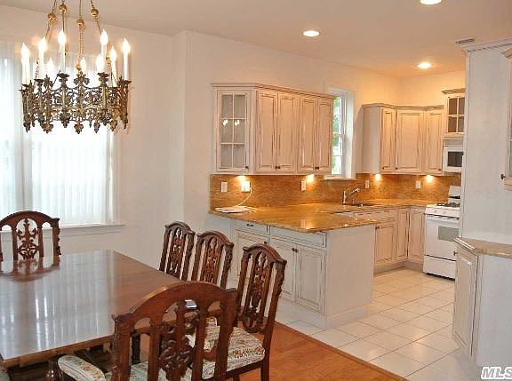 4th image of 711 Balfour Pl
